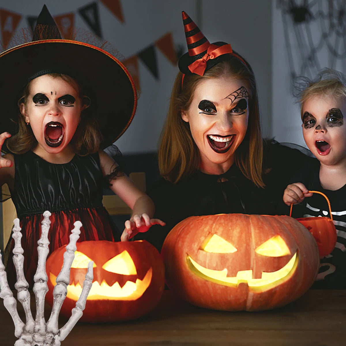 Halloween Skull Hand Adornment Horror Party Decor For Haunted House Hand Prop Carnival Gathering Gift